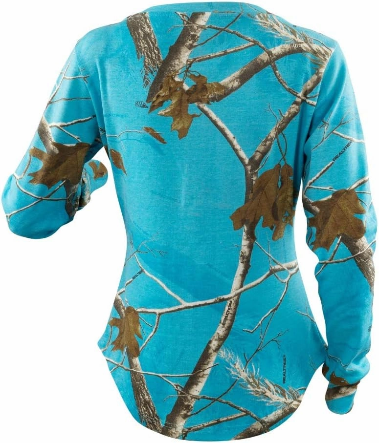 – Ladies Long Sleeve Henley Shirt in Realtree Camo Print