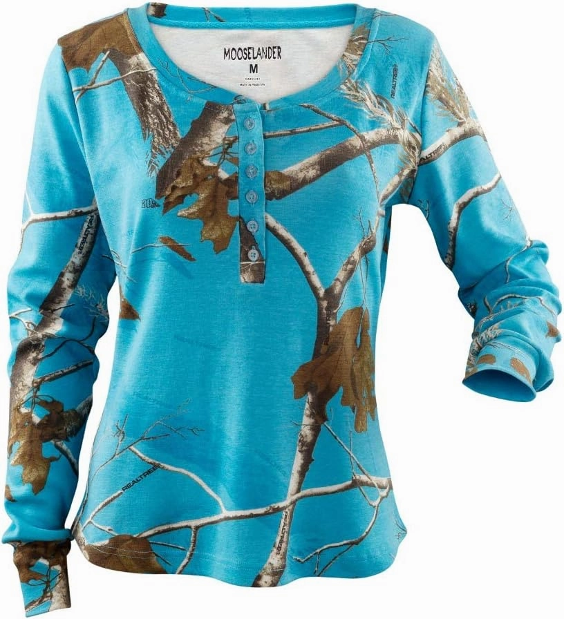 – Ladies Long Sleeve Henley Shirt in Realtree Camo Print