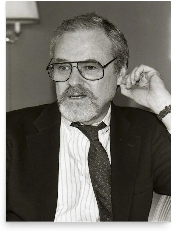 Alan J Pakula Poster Print - Wall Art for Home Decor Office Living Room Bedroom, No Frame, Large 18"x24"