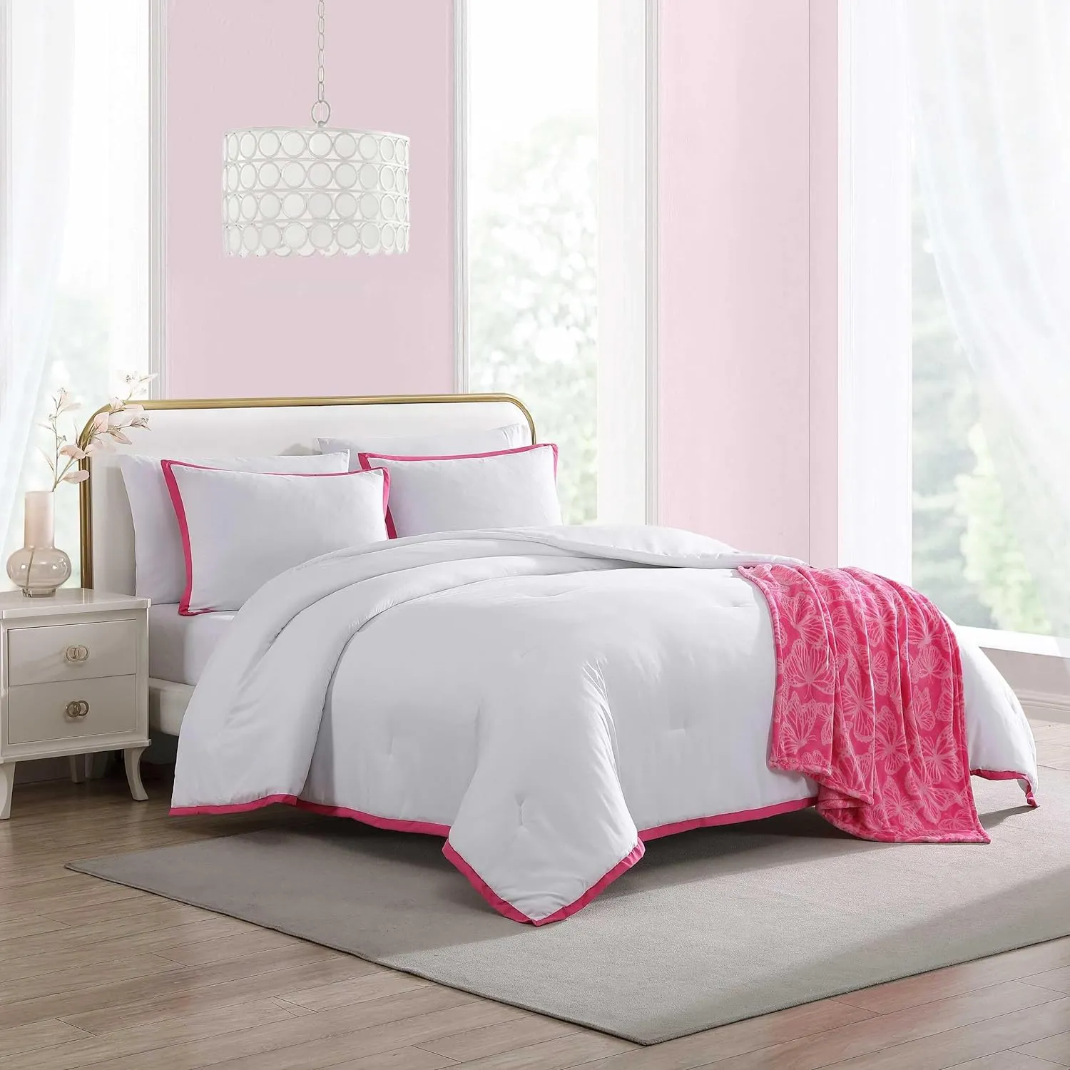 Betsey Johnson - Comforter Set, Soft Bedding with Matching Sham, Bonus Throw Included, Ideal Dorm Essentials (Signature Hotel Solid Pink, Twin)