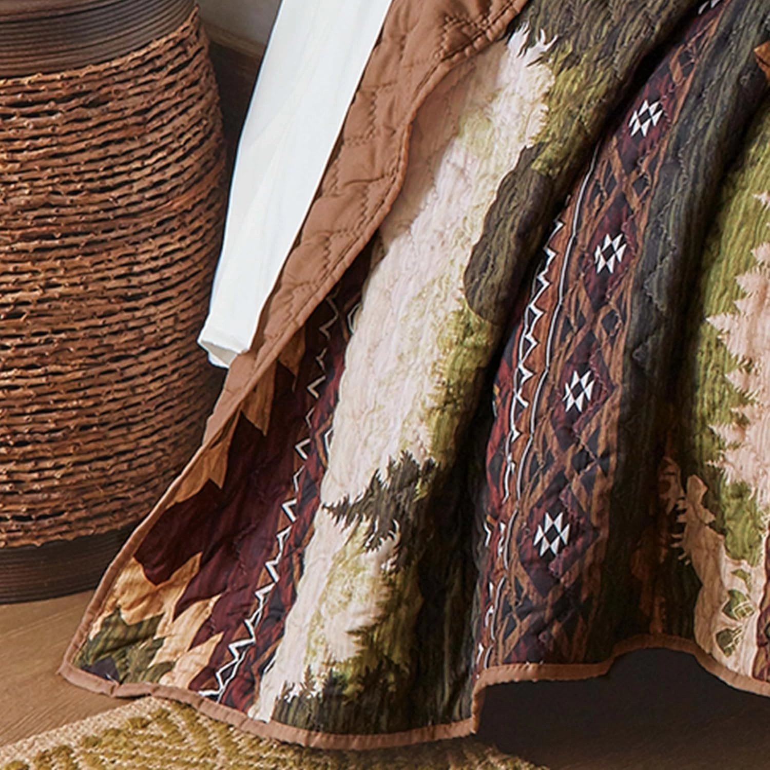 Black Forest Décor Mountain Meadow Moose & Bear Quilt Bed Set - King – Rustic Reversible Oversized Bedding, 105" x 95" Quilt with Shams