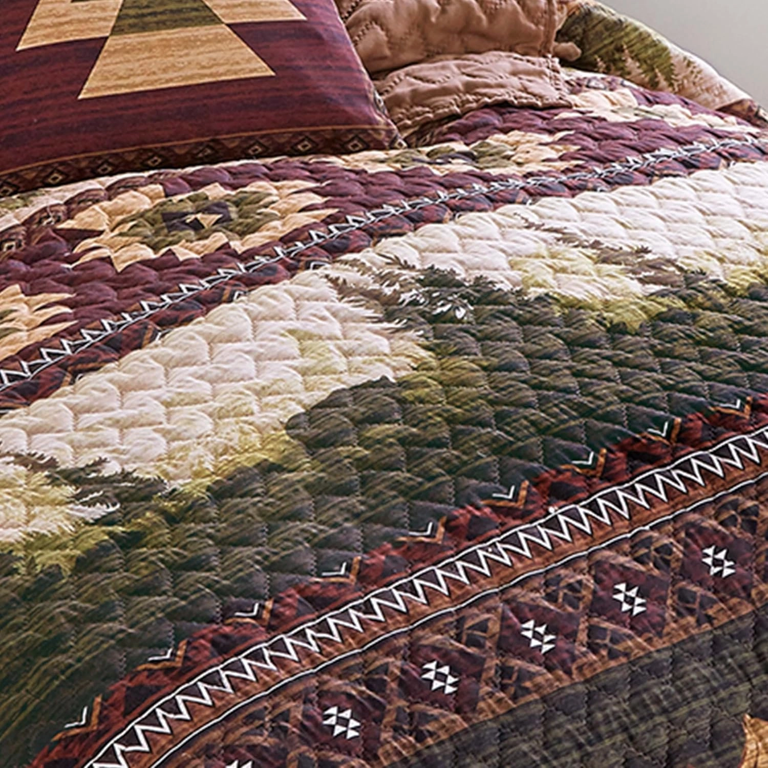 Black Forest Décor Mountain Meadow Moose & Bear Quilt Bed Set - King – Rustic Reversible Oversized Bedding, 105" x 95" Quilt with Shams