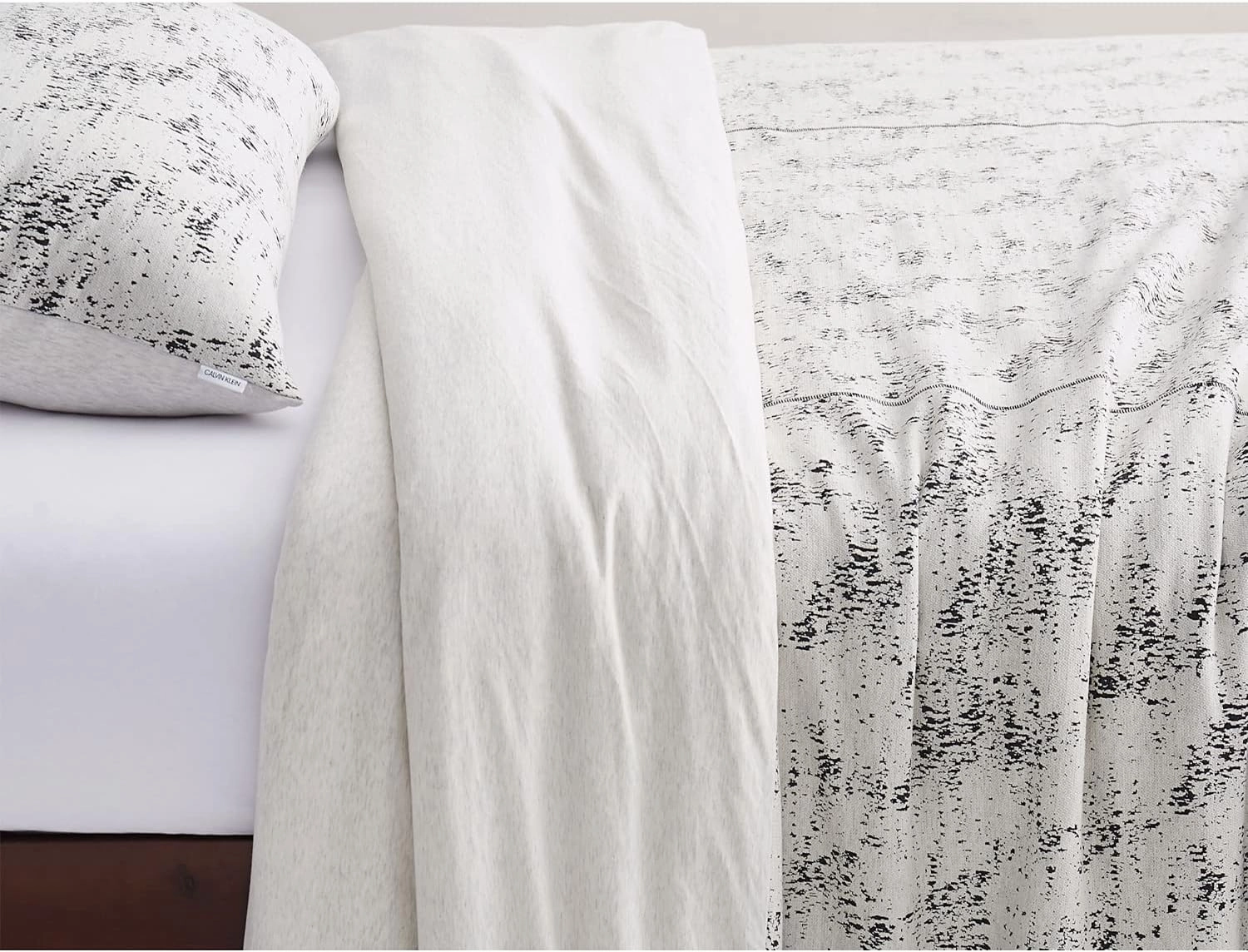 Calvin Klein Home Printed, Jacquared Queen Duvet Sets of 3 Pieces Cotton Modal 170 GSM (White)