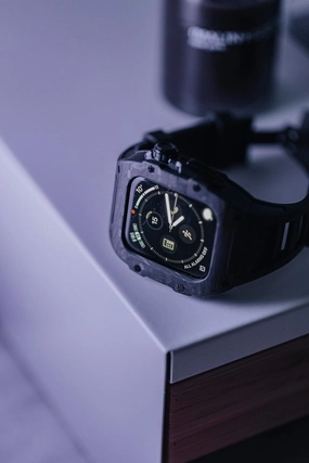 Carbon Fiber Rugged Case and Band for Apple Watch 45/44mm, Compatible with Apple Watch Series SE 9/8/7/6, Military-Grade Shockproof Bumper Case for iWatch Tactical Men's Modified Fashion Trend Band Black-Series