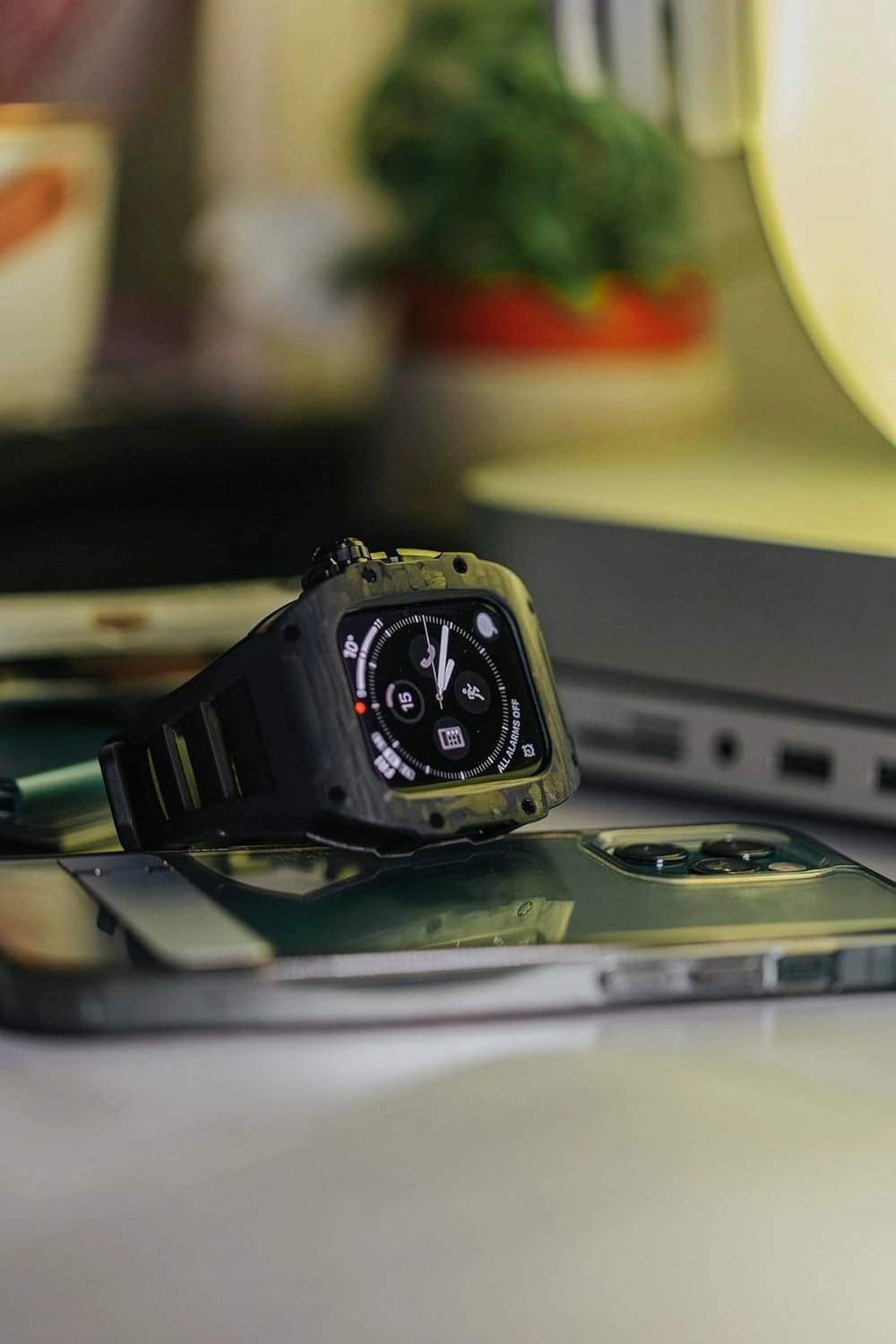 Carbon Fiber Rugged Case and Band for Apple Watch 45/44mm, Compatible with Apple Watch Series SE 9/8/7/6, Military-Grade Shockproof Bumper Case for iWatch Tactical Men's Modified Fashion Trend Band Black-Series