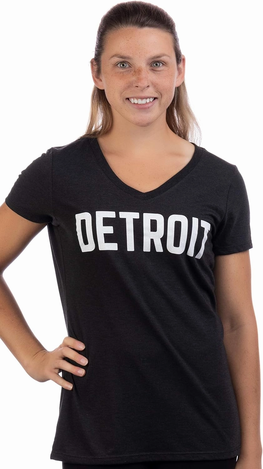 Detroit | Classic Retro City Grey Blue Red Black Detroiter 313 Cool Michigan Women V-Neck T-Shirt Top