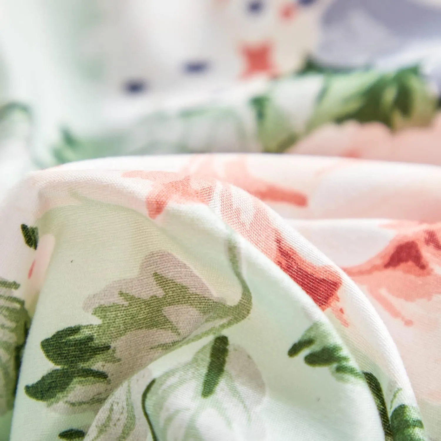 Floral Comforter Set 7 Pieces Blue with Pink Red Flowers Bed in a Bag Queen Size Reversible Bedding Set (1 Comforter 2 Pillow Shams 1 Flat Sheet 1 Fitted Sheet 2 Pillowcases)