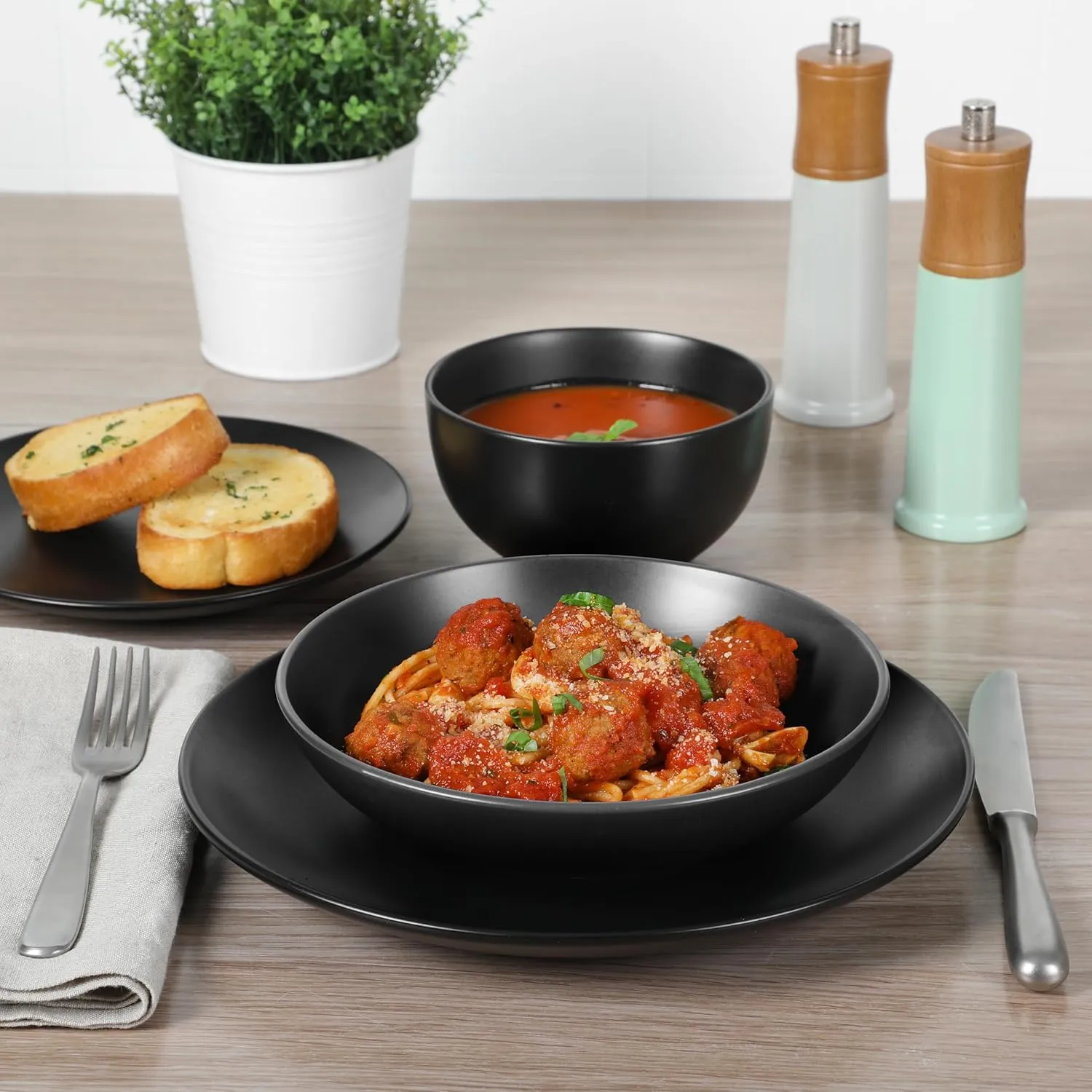 Gibson Home Queenslane 16 Piece Double Bowl Plates and Bowls Dinnerware Sets - Matte Black