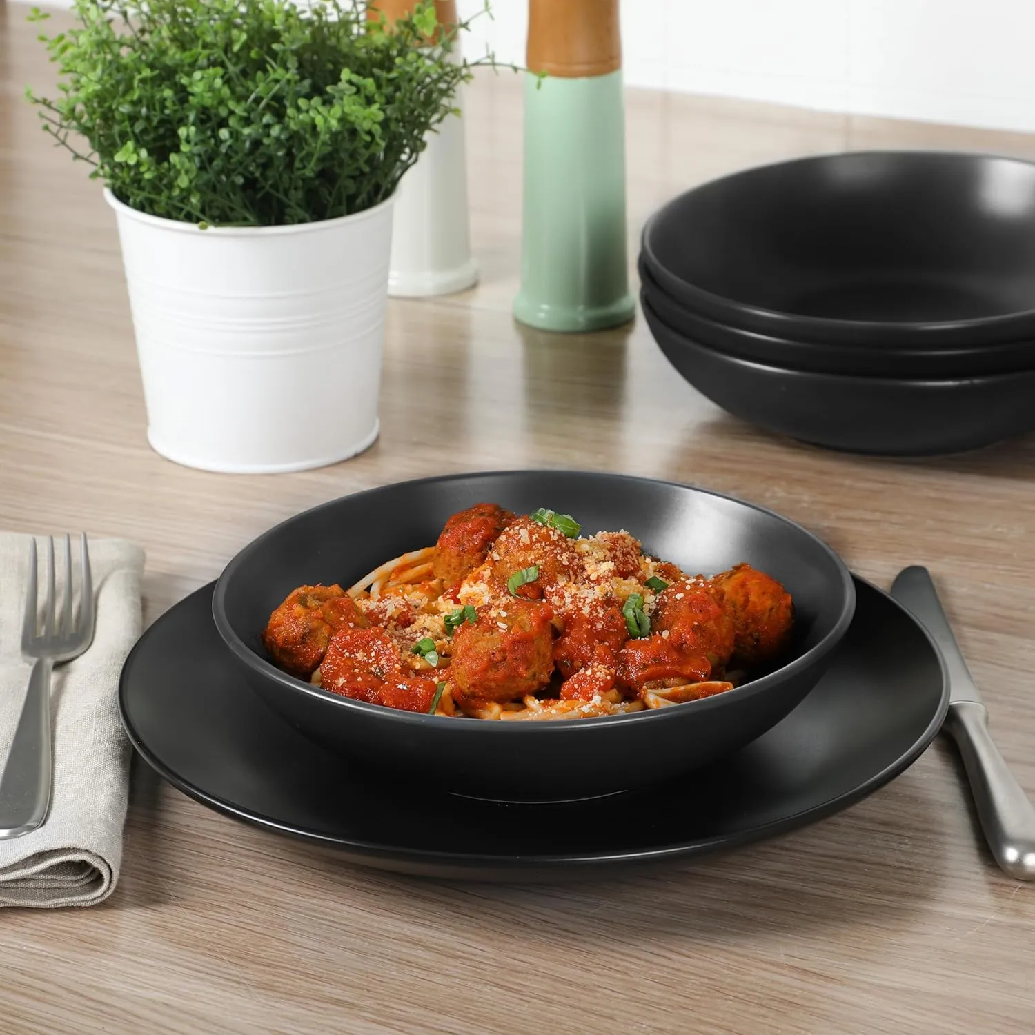 Gibson Home Queenslane 16 Piece Double Bowl Plates and Bowls Dinnerware Sets - Matte Black