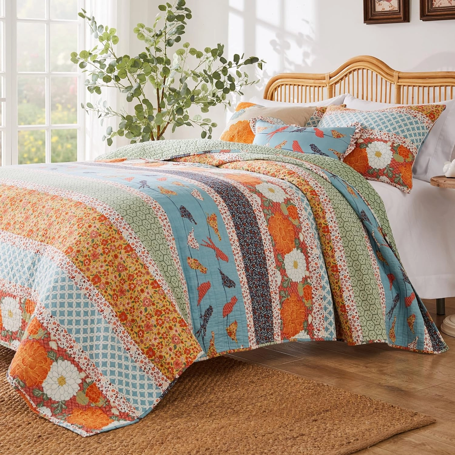 Greenland Home Carlie Modern Floral Reversible Quilt Set, 3-Piece Full/Queen, Calico Stripes