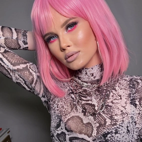 Lady Miranda Pink Wig with Bangs Short Straight Hair Bob Wig 12Inch Pink Bob Wigs for Women Synthetic Colorful Cosplay Daily Party Bob Wig