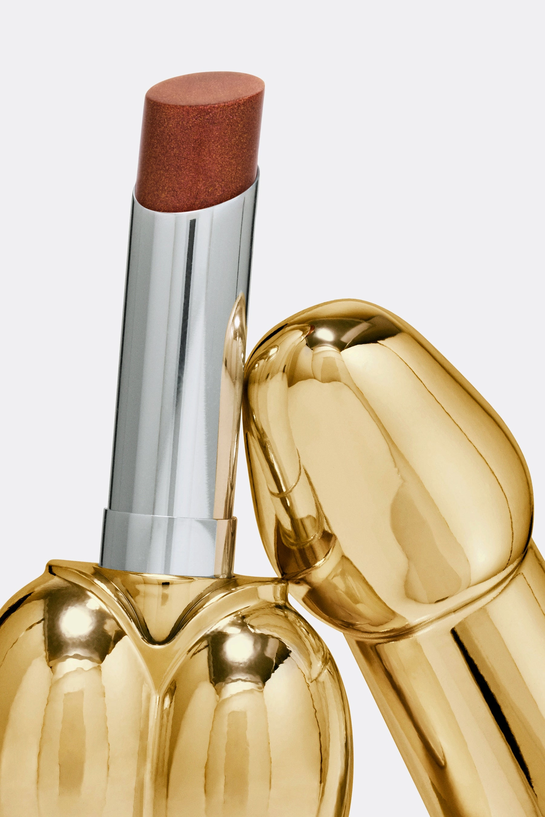 Lips Gold lipstick
