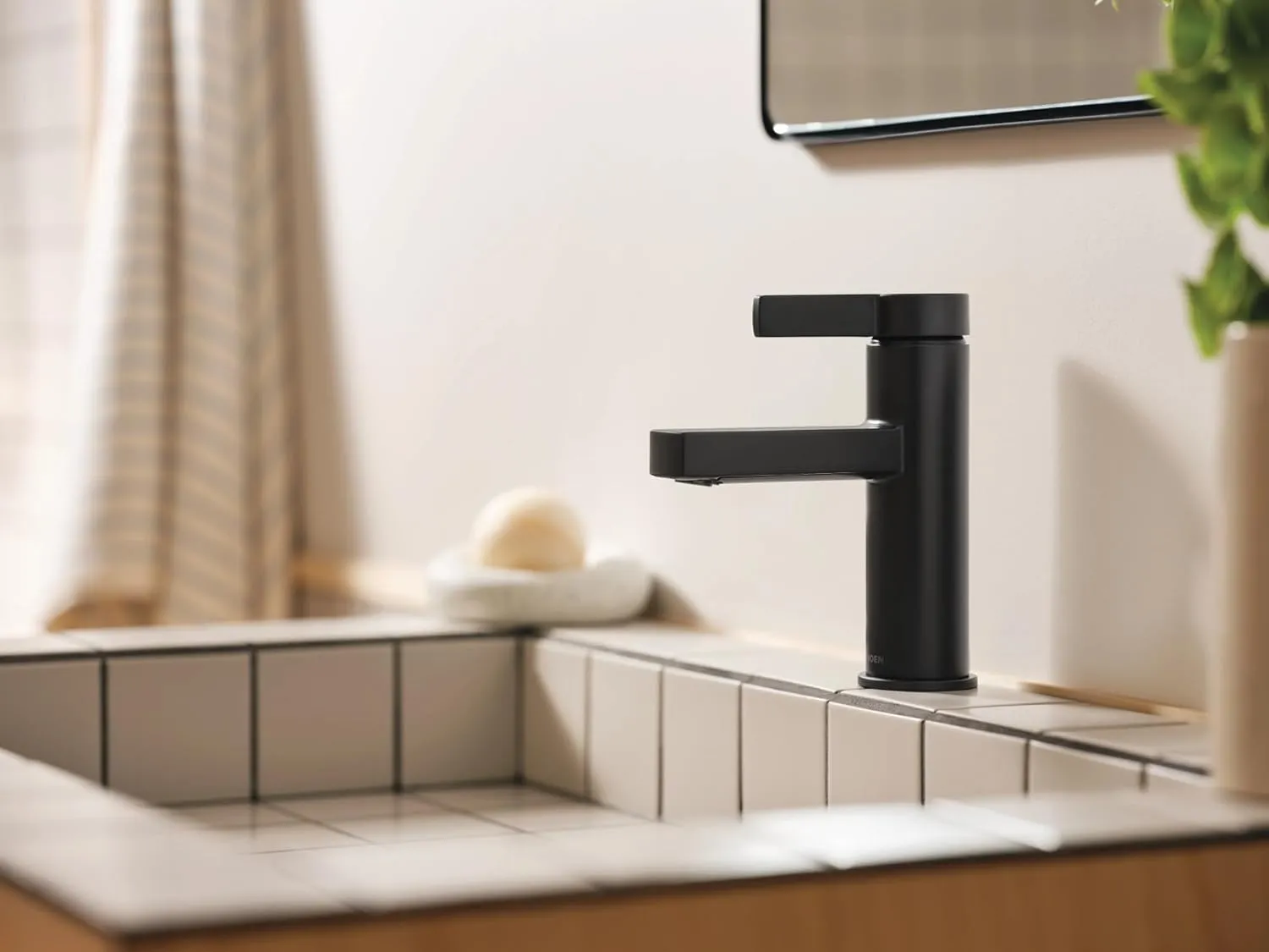 Moen Beric Matte Black Modern One-Handle Single Hole Bathroom Faucet with Drain Assembly and Optional Deckplate for Your Bath Sink, 84774BL