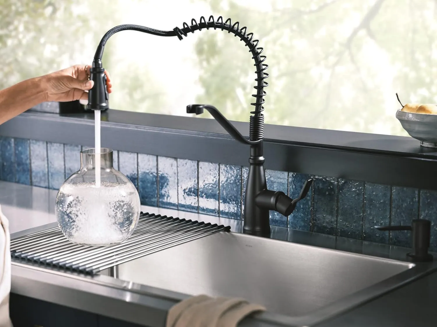 Moen Nolia Matte Black One-Handle Pre-Rinse Spring Kitchen Faucet with Pull Down Sprayer, Single Hole Kitchen Sink Faucet with Soap Dispenser, 87886BL