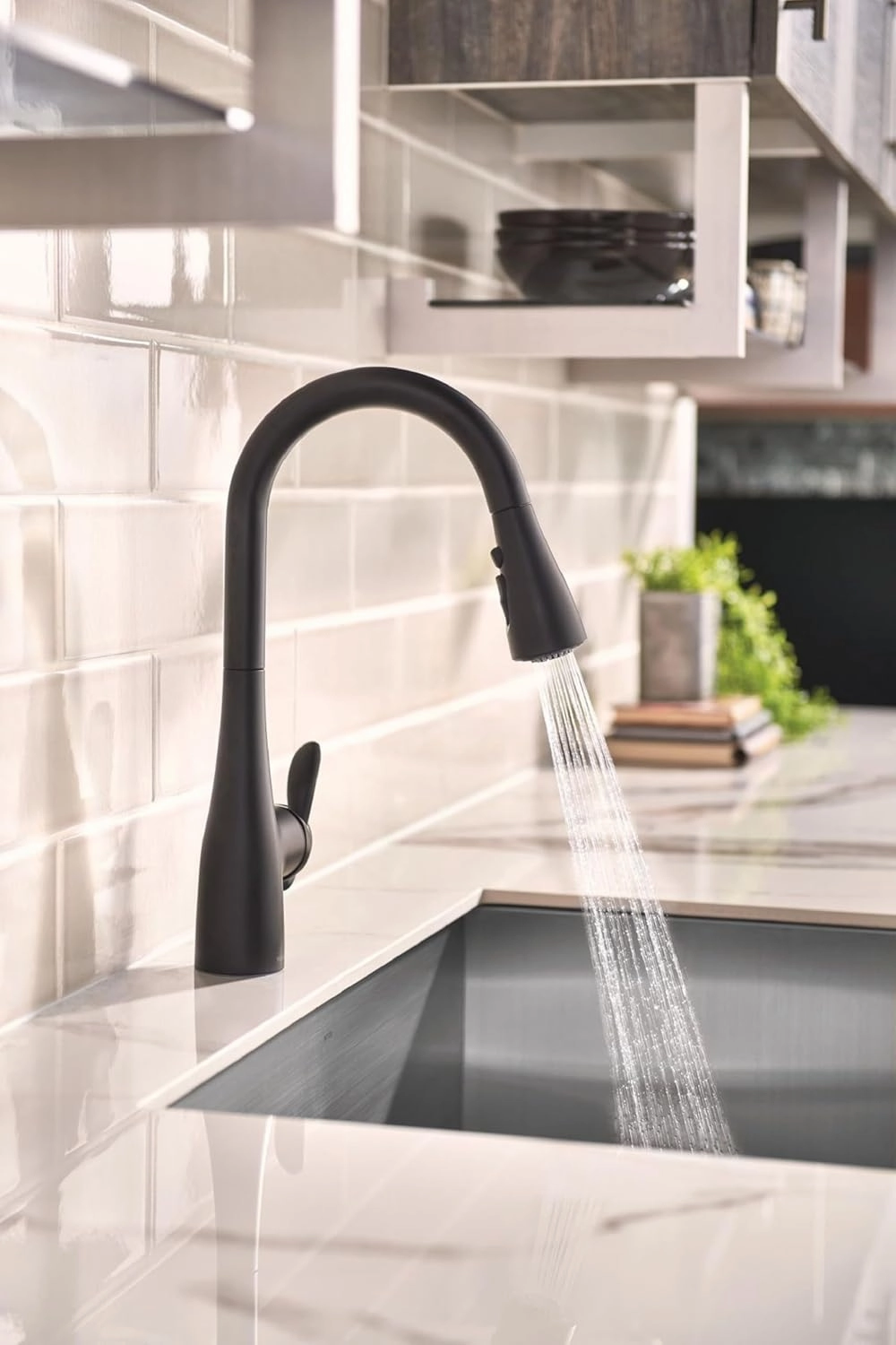 Moen Arbor Matte Black One-Handle Pulldown Kitchen Sink Faucet Featuring Power Boost and Reflex Docking System, Black Kitchen Faucet with Pull Down Sprayer, 7594BL