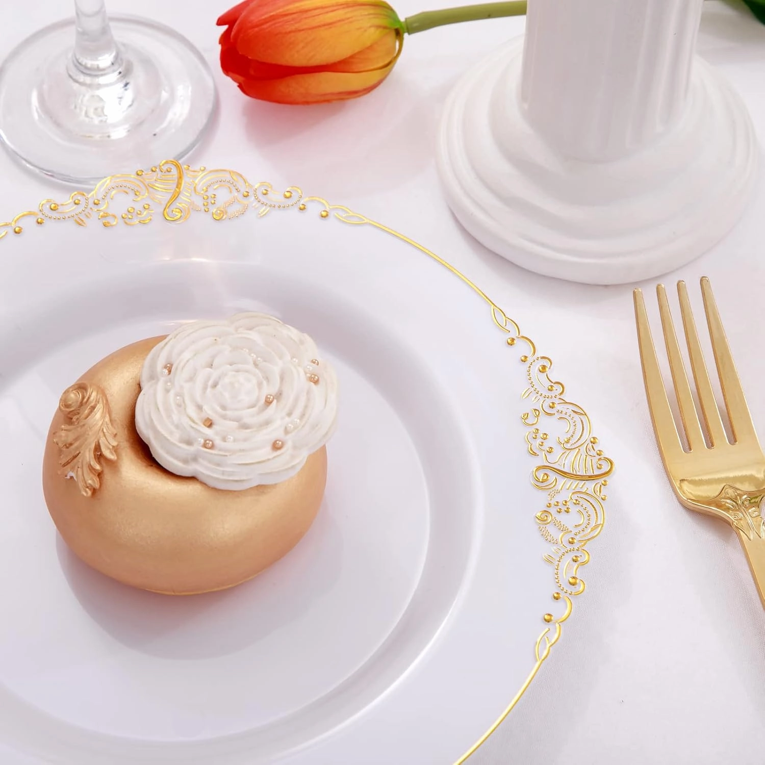 Nervure 100PCS White and Gold Plastic Plates - 7.5inch Gold Disposable Plates - Heavyweight Plastic Plates - Dessert Plates for Wedding & Party & Father's Day & Christmas