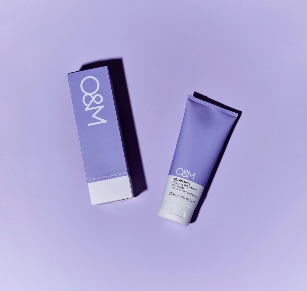 O&M Clean.tone Colour Treatment Platinum 200ml