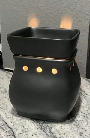Scentsy Deluxe Warmer (Classic Satin Black Deluxe Warmer)