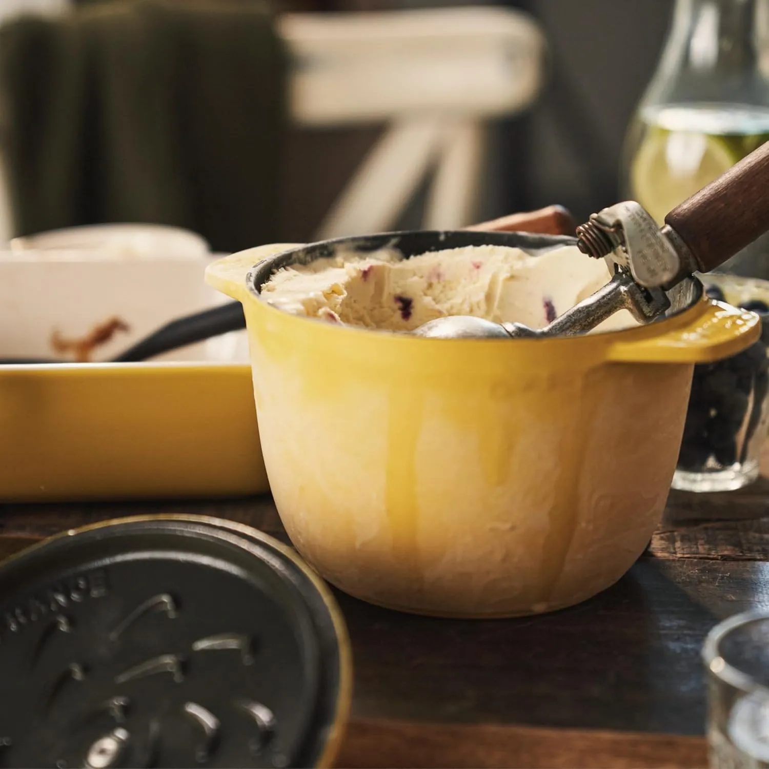 STAUB Cast Iron 1.5-qt Petite French Oven - Citron