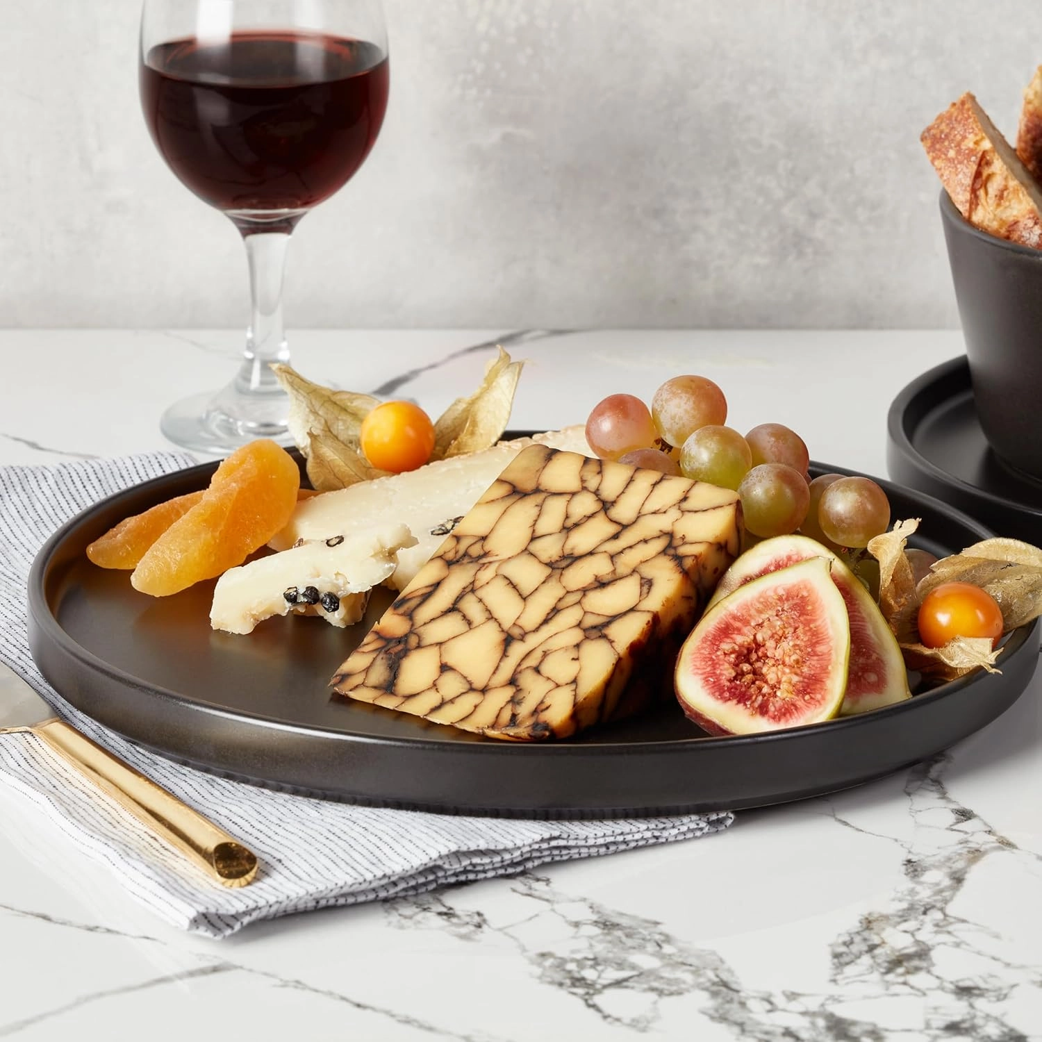 Stone Lain Celina Stoneware 32 Piece Dinnerware Set, Plates and Bowls, Black Matte Dish Collection, Service for 8 – Contemporary Minimalist Style, Microwave & Dishwasher Safe