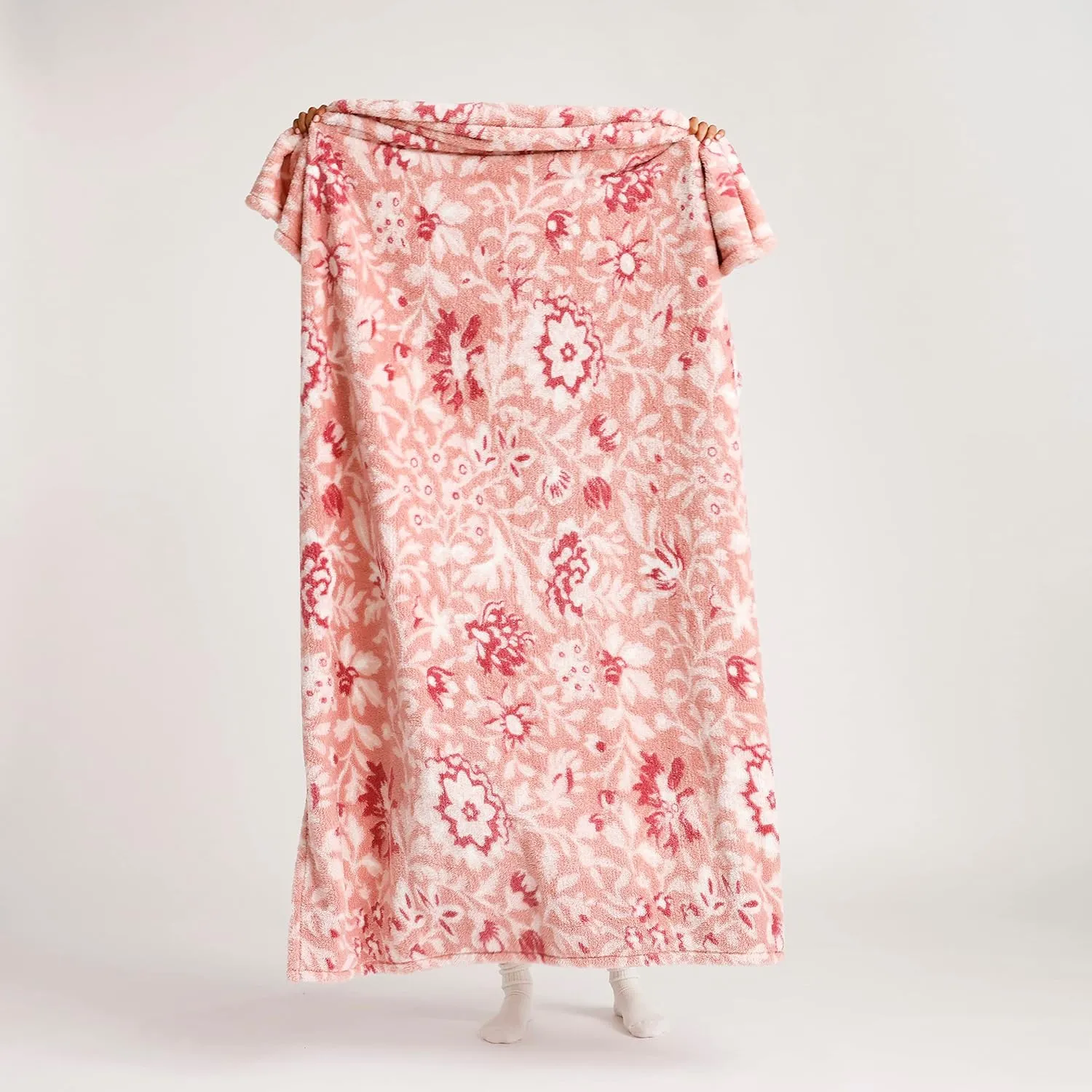 Vera Bradley Women's Fleece Plush Shimmer Throw Blanket, Frosted Lace Pink, 80 X 50