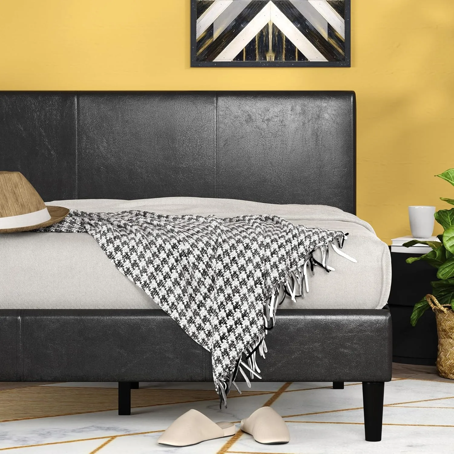 ZINUS Jade Faux Leather Upholstered Platform Bed Frame, Mattress Foundation with Wood Slat Support, No Box Spring Needed, Easy Assembly, Full